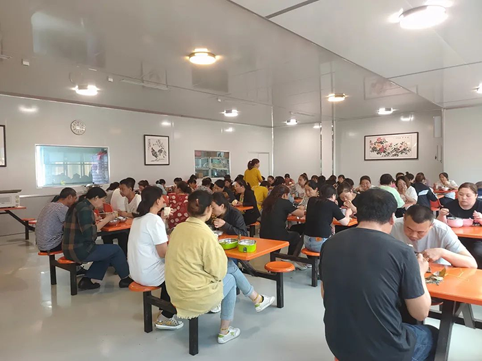 悠悠粽香飄幸福，濃情端午暖人心